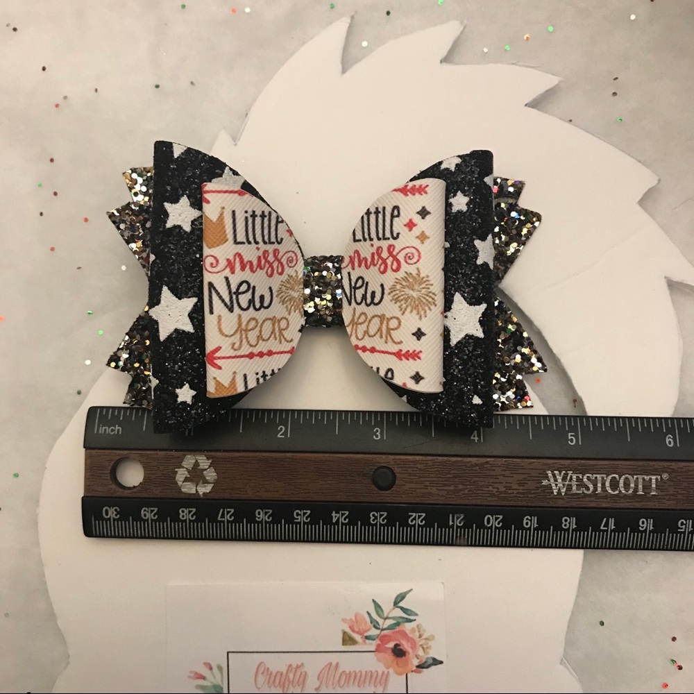 Little miss new year bow